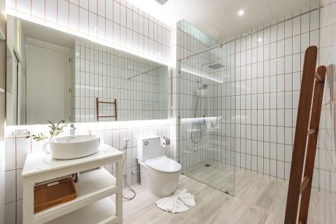 Villa in Bang Tao, Thailand 4 bedrooms № 152503 - photo 11