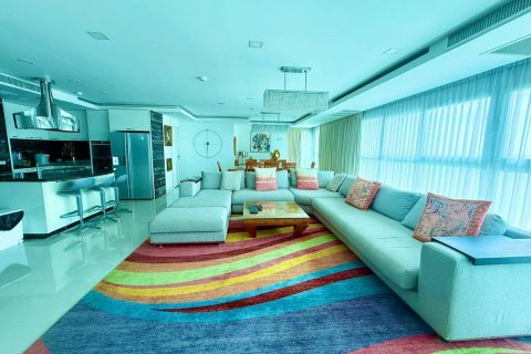 Condo in Pattaya, Thailand, 2 bedrooms № 158853 - photo 19