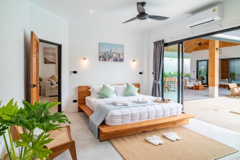 Villa on Chaweng Beach, Ko Samui, Thailand 3 bedrooms № 154564 - photo 10