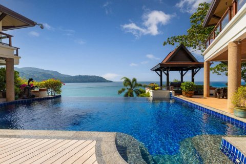 Villa in Kata, Thailand 5 bedrooms № 153765 - photo 11