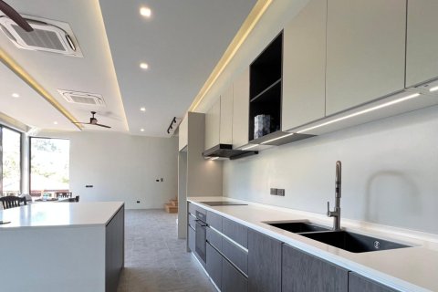 Villa in Ko Samui, Thailand 3 bedrooms № 162357 - photo 15