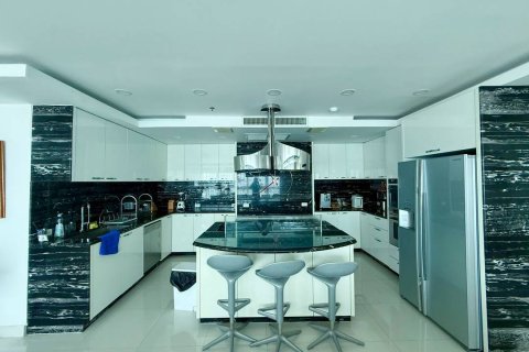 Condo in Pattaya, Thailand, 2 bedrooms  № 163873 - photo 2