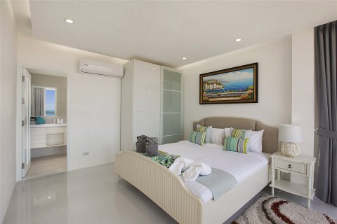 Villa on Chaweng Beach, Ko Samui, Thailand 3 bedrooms № 161524 - photo 17