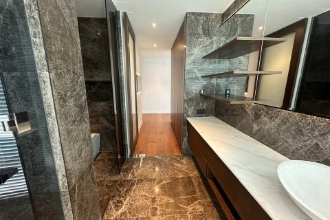 Condo à Pathum Wan, Bangkok, Thaïlande, 3 chambres № 163764 - photo 17