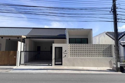 Property in Kathu, Thailand 42.1 sq.m. № 135106 - photo 1