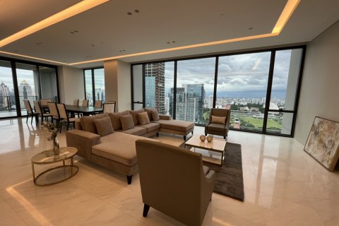 Condo in Pathum Wan, Bangkok, Thailand, 4 bedrooms  № 167056