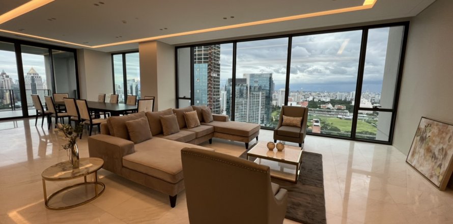 Condo in Pathum Wan, Bangkok, Thailand, 4 bedrooms  № 167056