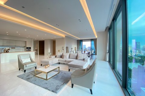 Condo in Pathum Wan, Bangkok, Thailand, 4 bedrooms  № 167056 - photo 2