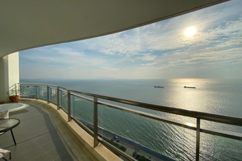 Condo in Pattaya, Thailand, 3 bedrooms № 199883 - photo 7