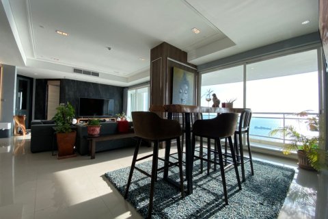 Condo in Pattaya, Thailand, 3 bedrooms № 199883 - photo 9