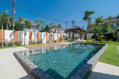 Villa in Phuket, Thailand 4 bedrooms № 210224 - photo 17