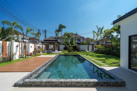 Villa in Phuket, Thailand 4 bedrooms № 210224 - photo 18