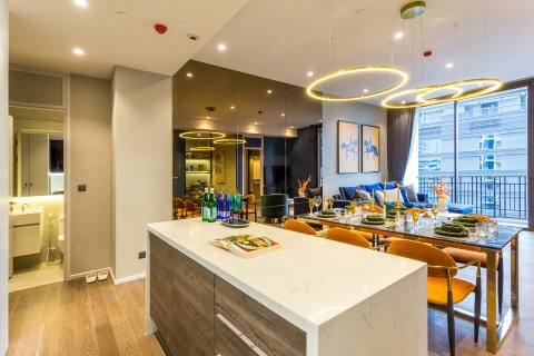 Condo à Pathum Wan, Bangkok, Thaïlande, 2 chambres  № 163872 - photo 17