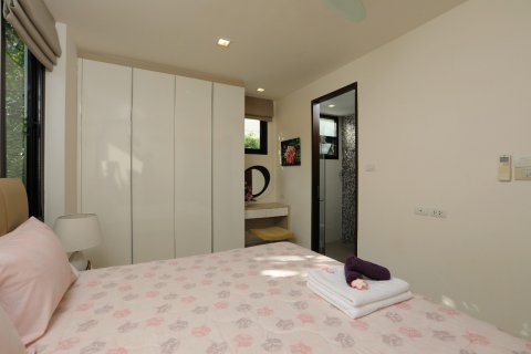 Villa in Bang Tao, Thailand 4 bedrooms № 134297 - photo 17