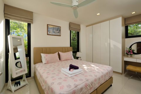 Villa in Bang Tao, Thailand 4 bedrooms № 134297 - photo 15