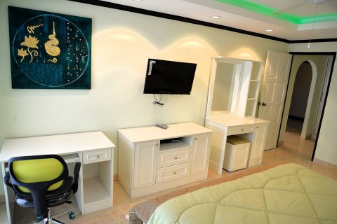 Condo in Pattaya, Thailand, 1 bedroom  № 121218 - photo 11