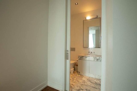 Condo in Bang Rak, Bangkok, Thailand, 3 bedrooms  № 167999 - photo 8