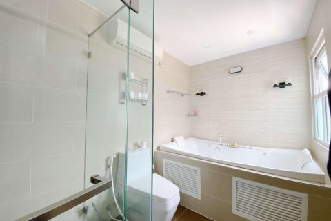 Condo in Pattaya, Thailand, 2 bedrooms  № 121148 - photo 23