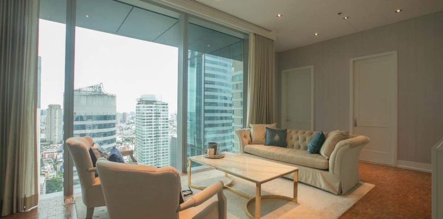 Condo in Bang Rak, Bangkok, Thailand, 3 bedrooms  № 167999