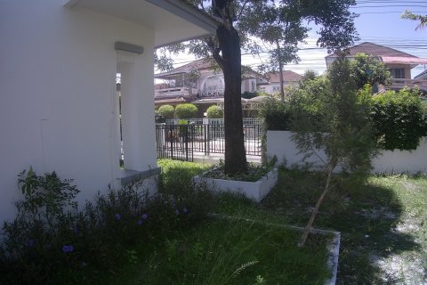 House in Chalong, Thailand 4 bedrooms № 120457 - photo 2