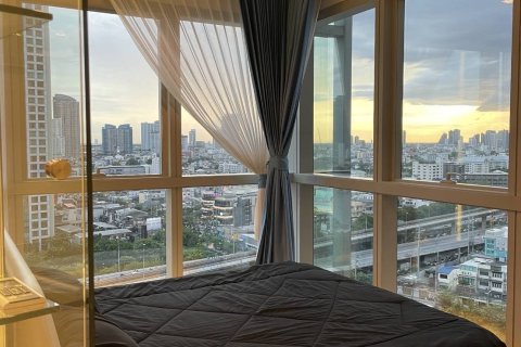 Condo in Khlong San, Bangkok, Thailand, 2 bedrooms  № 168003 - photo 2