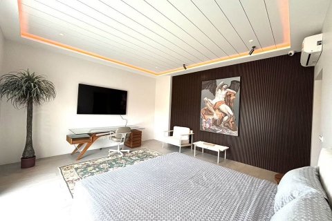 Property in Rawai, Thailand 330 sq.m. № 135268 - photo 11