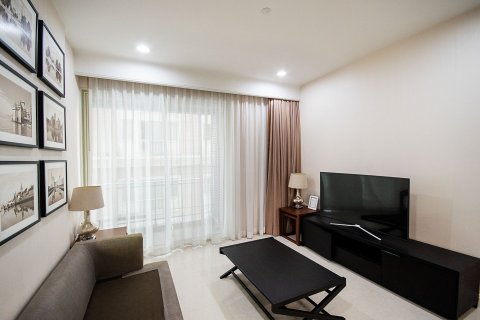 Кондоминиум с 2 комнатами в Патхум Ване, Бангкок, Таиланд № 163999 - фото 2