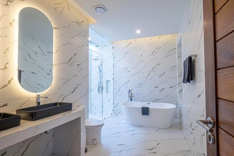 Villa on Chaweng Beach, Ko Samui, Thailand 3 bedrooms № 154491 - photo 18