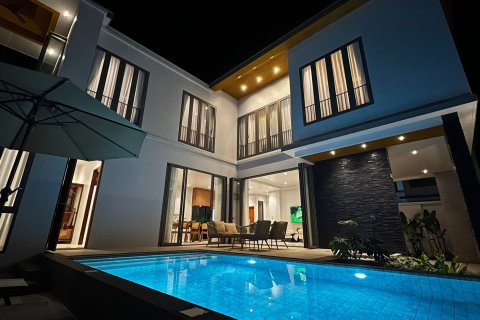 Villa in Bang Tao, Thailand 3 bedrooms № 152504 - photo 1
