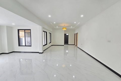 Property in Kathu, Thailand 64 sq.m. № 135380 - photo 12