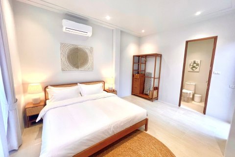 Villa in Bang Tao, Thailand 3 bedrooms № 152504 - photo 17