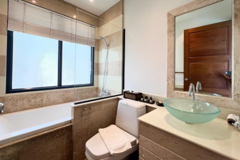 Villa in Ko Samui, Thailand 4 bedrooms № 161527 - photo 19