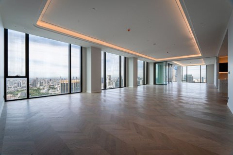 Condo à Pathum Wan, Bangkok, Thaïlande, 3 chambres № 163933