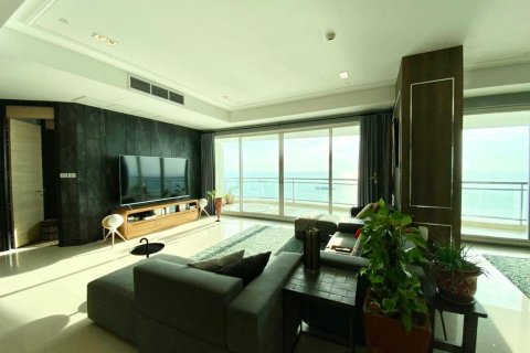 Condo in Pattaya, Thailand, 3 bedrooms № 199883 - photo 27