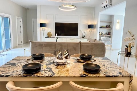 Вилла в Паттайе, Таиланд с 4 спальнями  № 118473 - фото 7