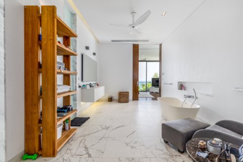 Penthouse on Naithon Beach, Thailand 4 bedrooms № 153818 - photo 17