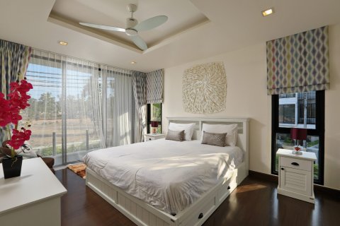 Villa in Bang Tao, Thailand 4 bedrooms № 134297 - photo 19