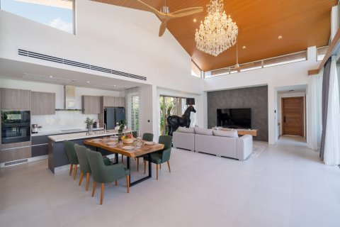 Villa on Naithon Beach, Thailand 4 bedrooms № 210228 - photo 27