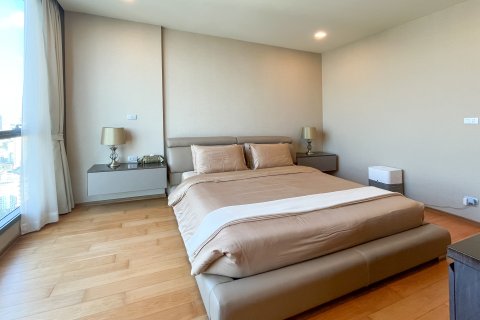 Condo in Watthana, Bangkok, Thailand, 3 bedrooms  № 163796 - photo 11