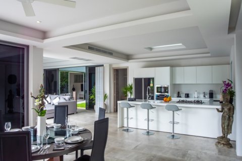 Villa in Bang Tao, Thailand 4 bedrooms № 153699 - photo 9