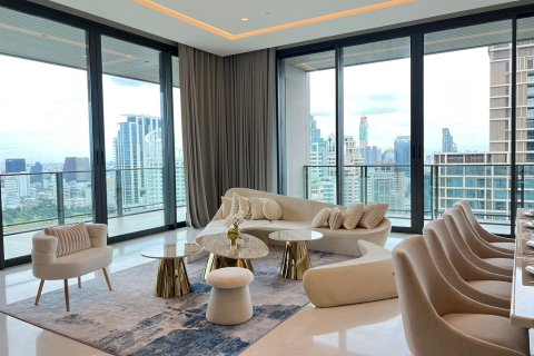 Condo in Pathum Wan, Bangkok, Thailand, 4 bedrooms  № 167054