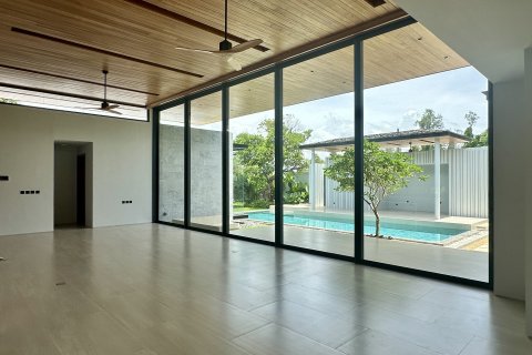 Villa in Bang Tao, Thailand 4 bedrooms № 152425 - photo 17
