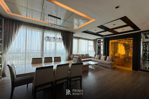 Condo in Watthana, Bangkok, Thailand, 3 bedrooms  № 163795