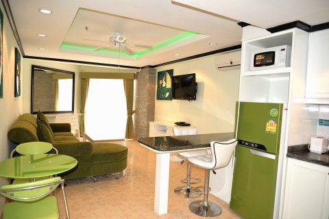 Condo in Pattaya, Thailand, 1 bedroom  № 121218 - photo 1