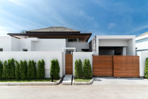 Villa in Bang Tao, Thailand 4 bedrooms № 153820 - photo 2