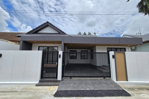 Property in Kathu, Thailand 64 sq.m. № 135380 - photo 1