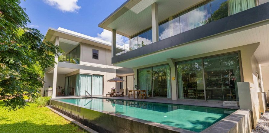 Вилла на Пляже Лаян, Таиланд с 6 комнатами  № 153819