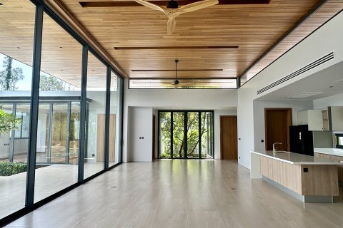 Villa in Bang Tao, Thailand 4 bedrooms № 152425 - photo 19