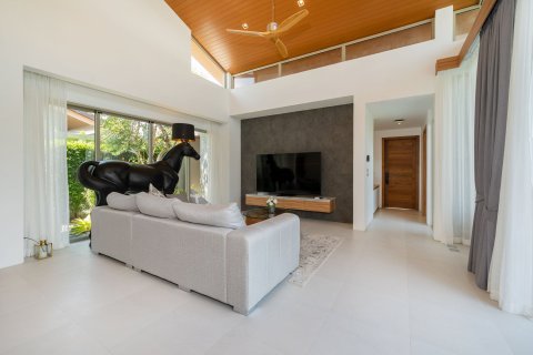 Villa on Naithon Beach, Thailand 4 bedrooms № 210228 - photo 13
