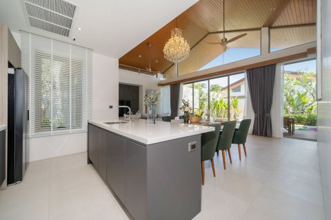 Villa on Naithon Beach, Thailand 4 bedrooms № 210228 - photo 12